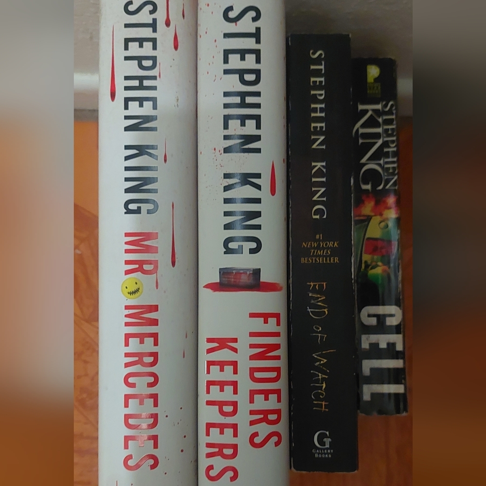4 Stephen King Books